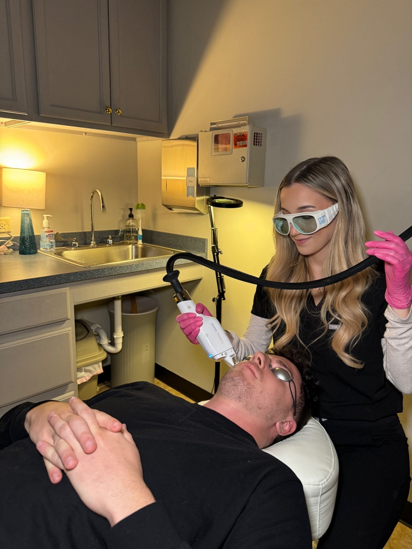 reverse the signs of aging with lasemd laser treatment